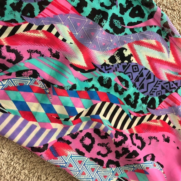 Fun Printed Sheer Short Pants - Picture 3 of 4